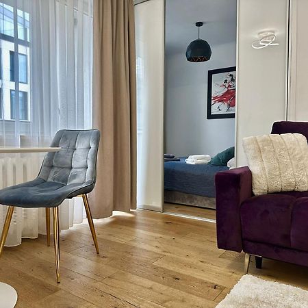 Chmielna 106 - Free Parking - Duzy Balkon Daire Varşova Dış mekan fotoğraf