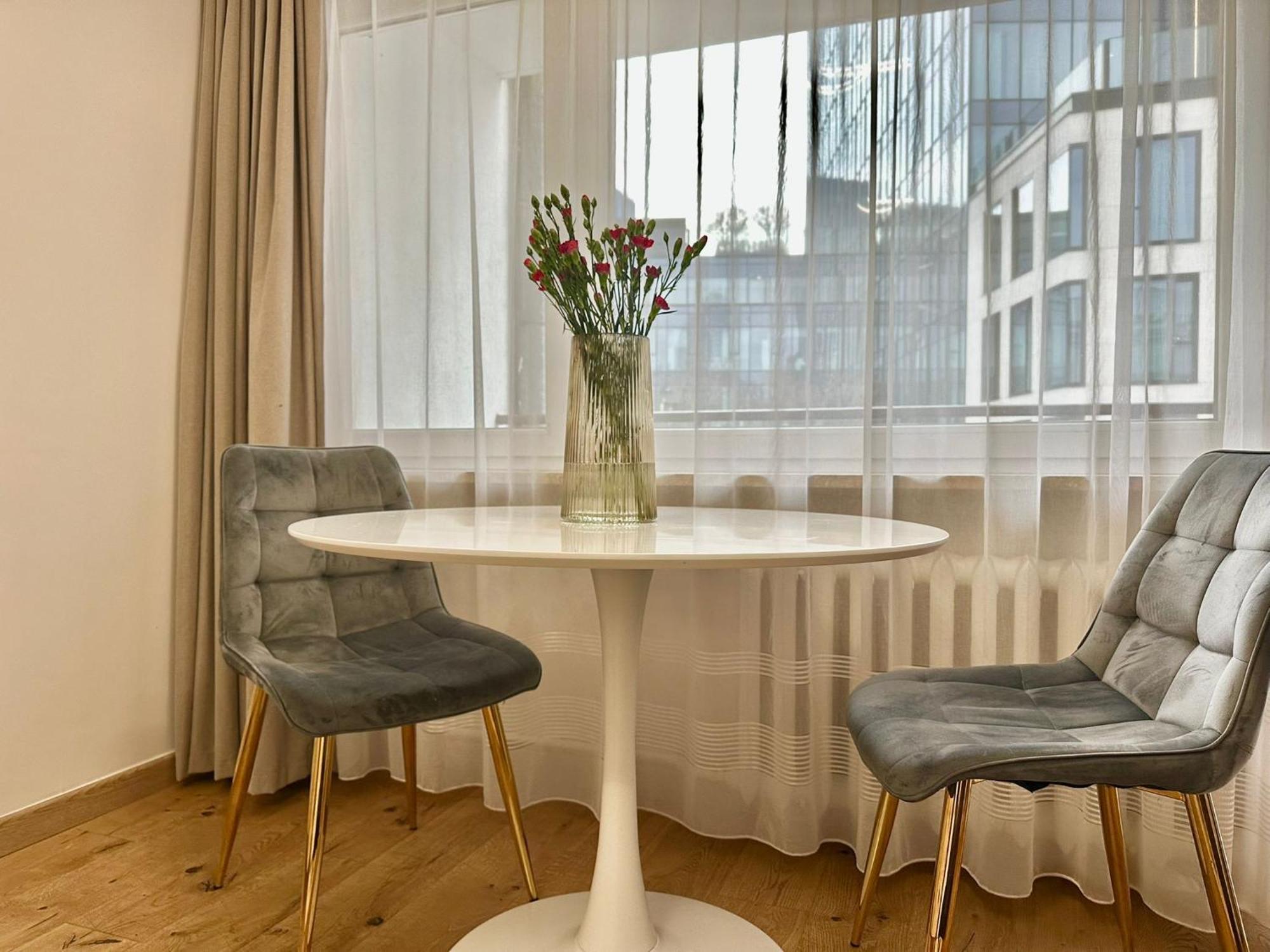 Chmielna 106 - Free Parking - Duzy Balkon Daire Varşova Dış mekan fotoğraf
